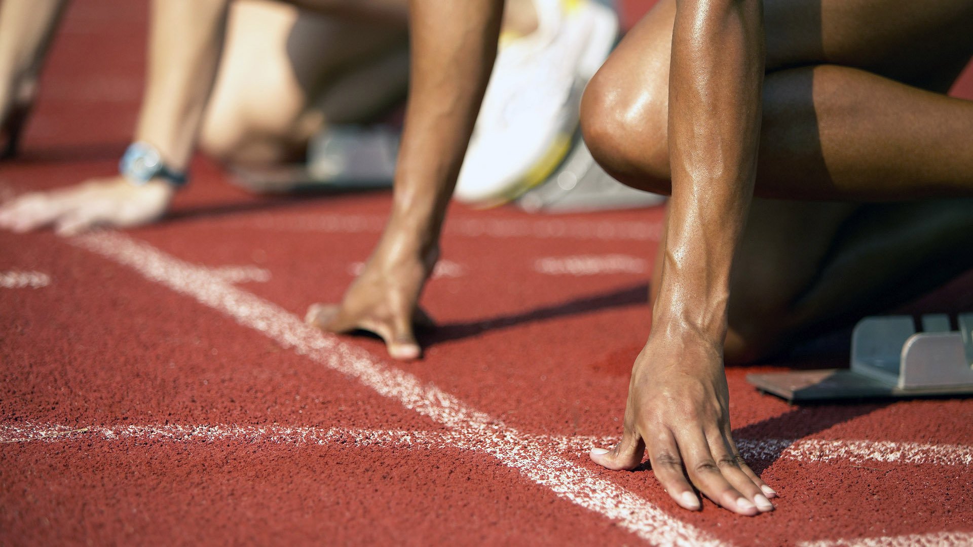 跨行业合作推动足球运动员健康管理体系不断完善，足球运动员跨界